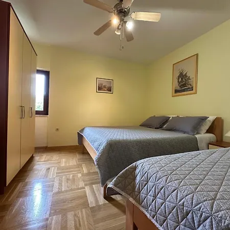 Apartmán With Parking Space Bozava, Dugi Otok - 23903 *